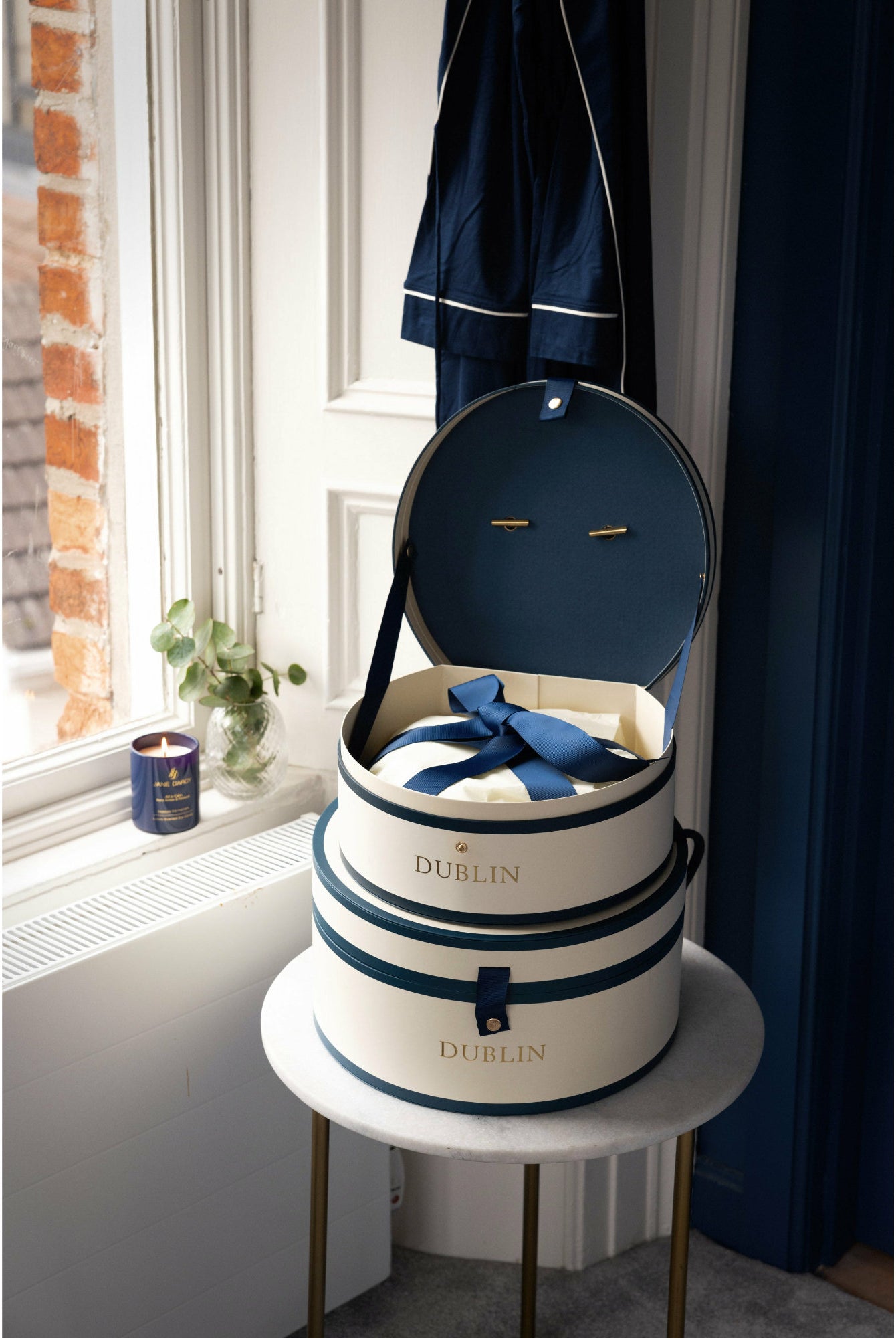 Mamas Hospital Bag Dublin Gift Boxes in bedroom