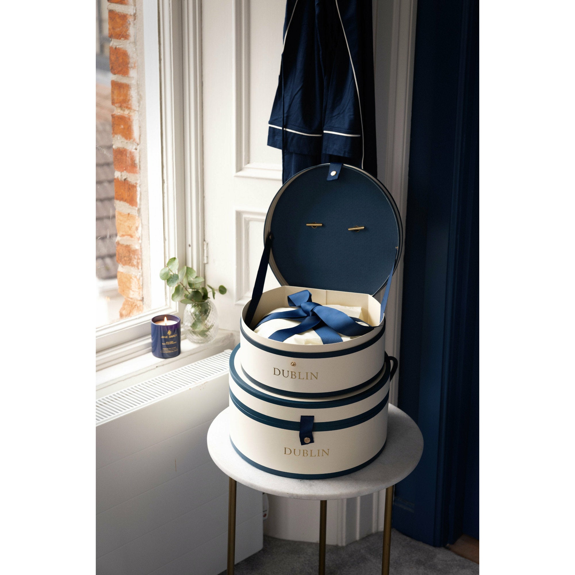 Mamas Hospital Bag Dublin Gift Boxes in bedroom